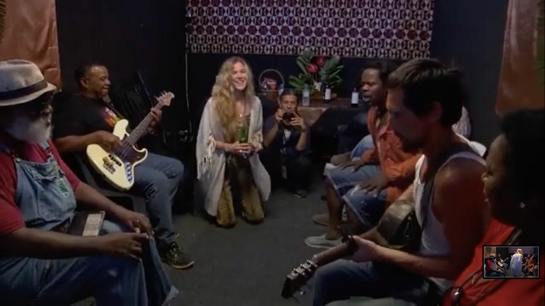 Nos Bastidores com a Banda Playing For Change Joss Stone (Exclusivo para Membros)
