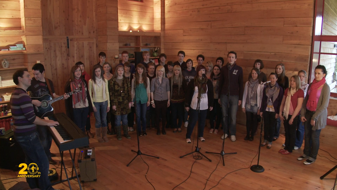 Love Rescue Me ft. Roger Ridley & The Omagh Choir | Aniversário de 20 anos
