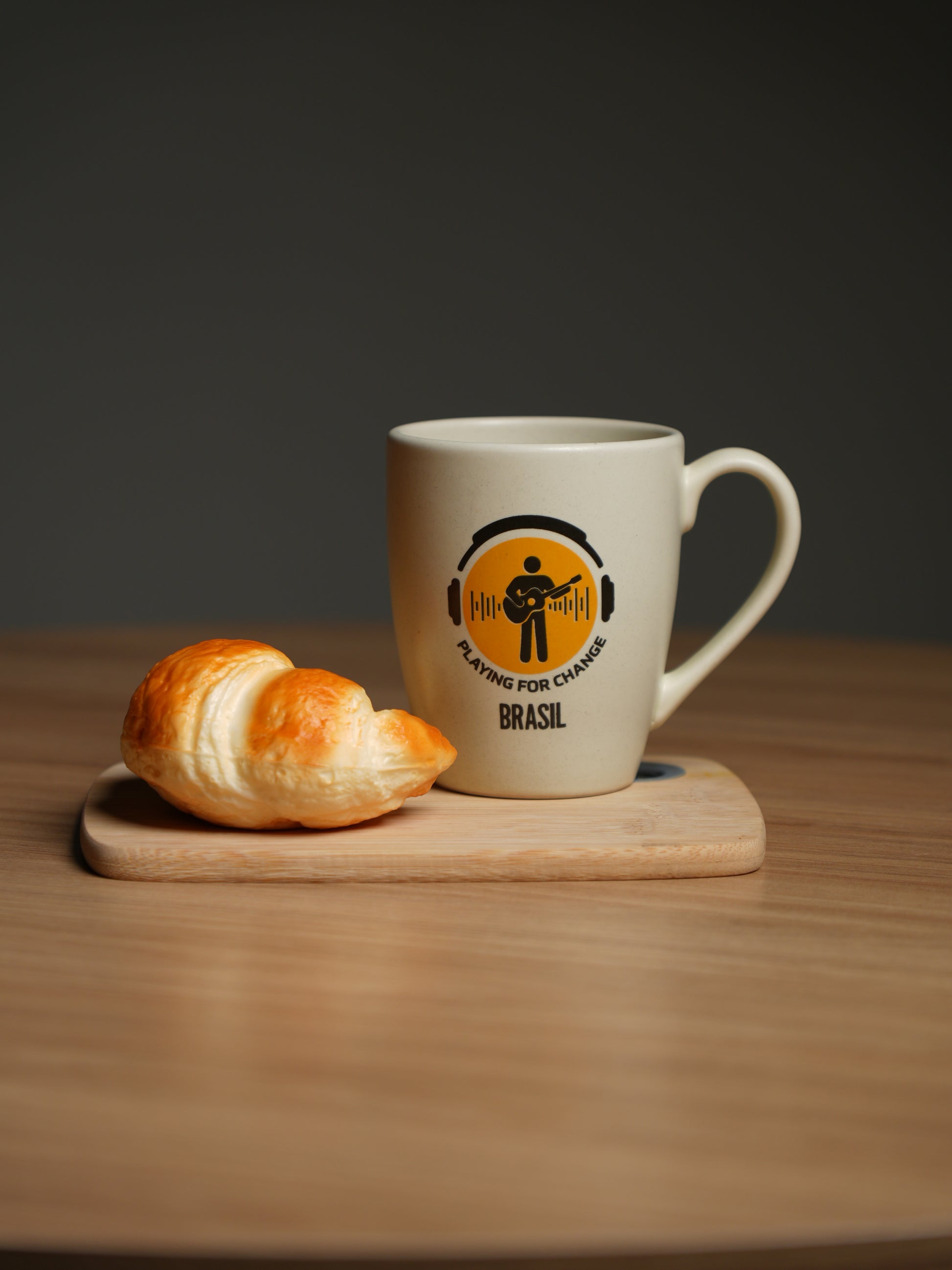 CANECA DE CERÂMICA PFC LOGO AMARELA MUSIC  414ML