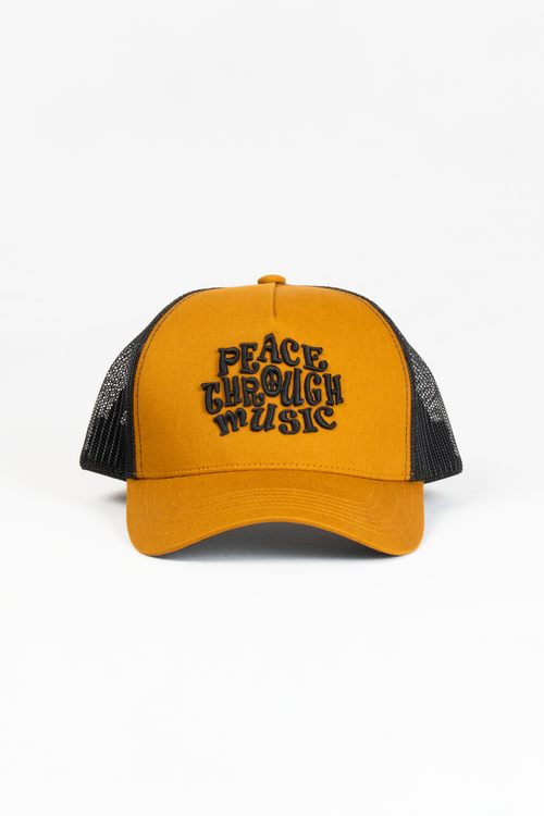 BONE TRUCKER COM TELA BORDADO PEACE TROUGHT MUSIC CARAMELO