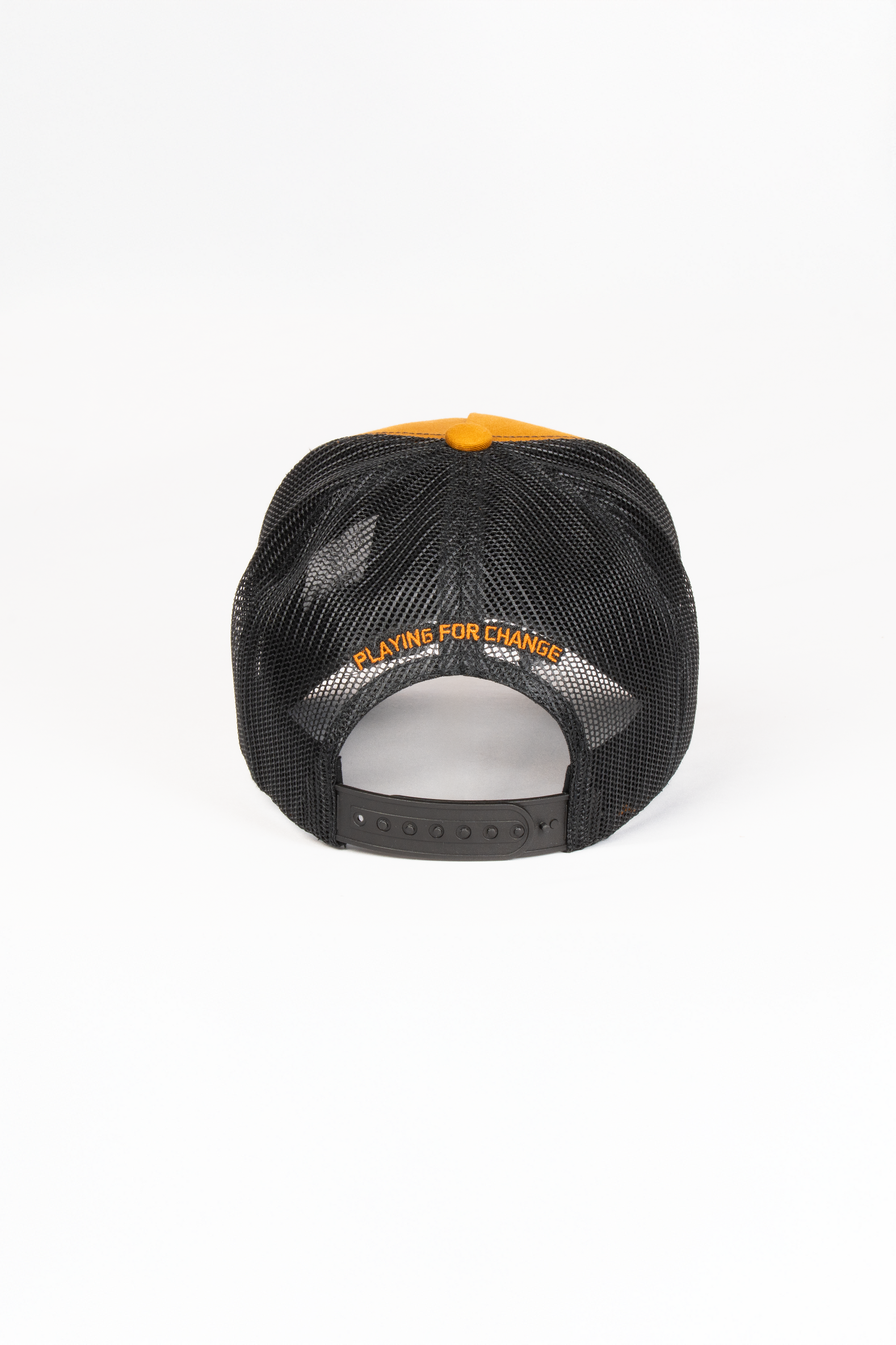 BONE TRUCKER COM TELA BORDADO PEACE TROUGHT MUSIC CARAMELO