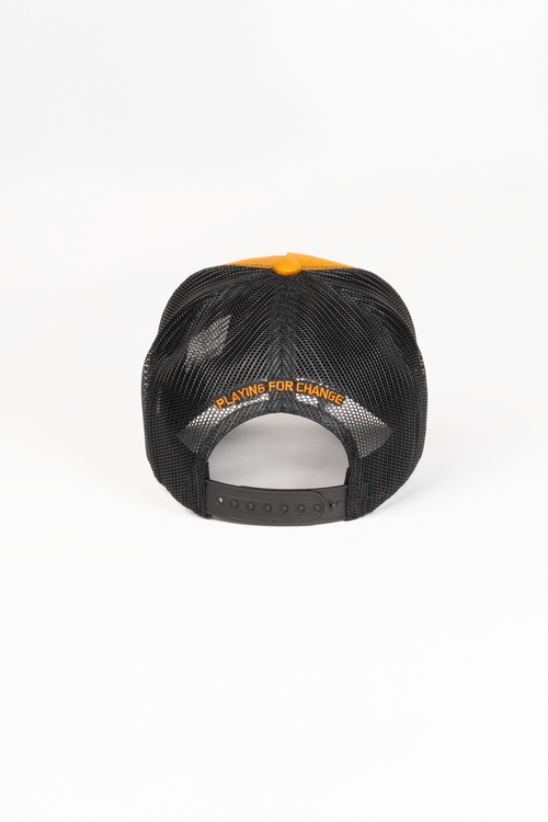 BONE TRUCKER COM TELA BORDADO PEACE TROUGHT MUSIC CARAMELO