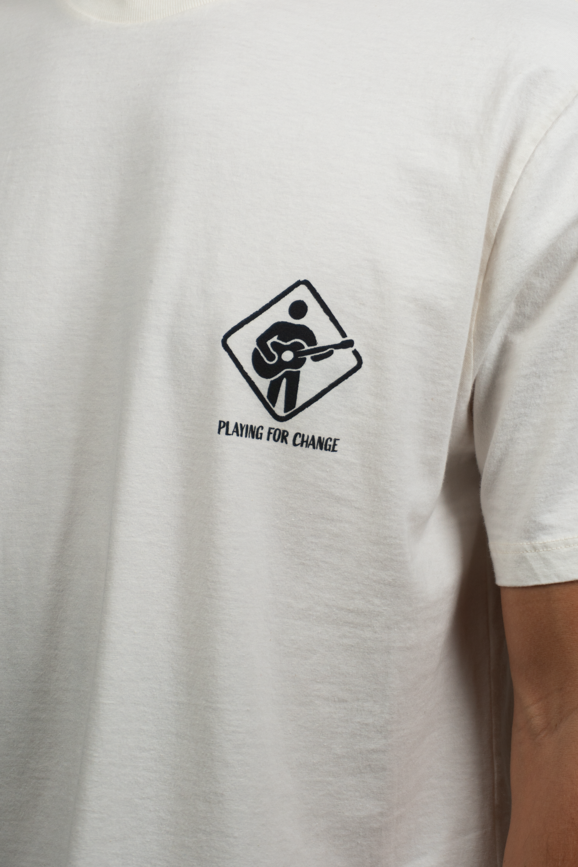CAMISETA GUITAR MAN OFF WHITE