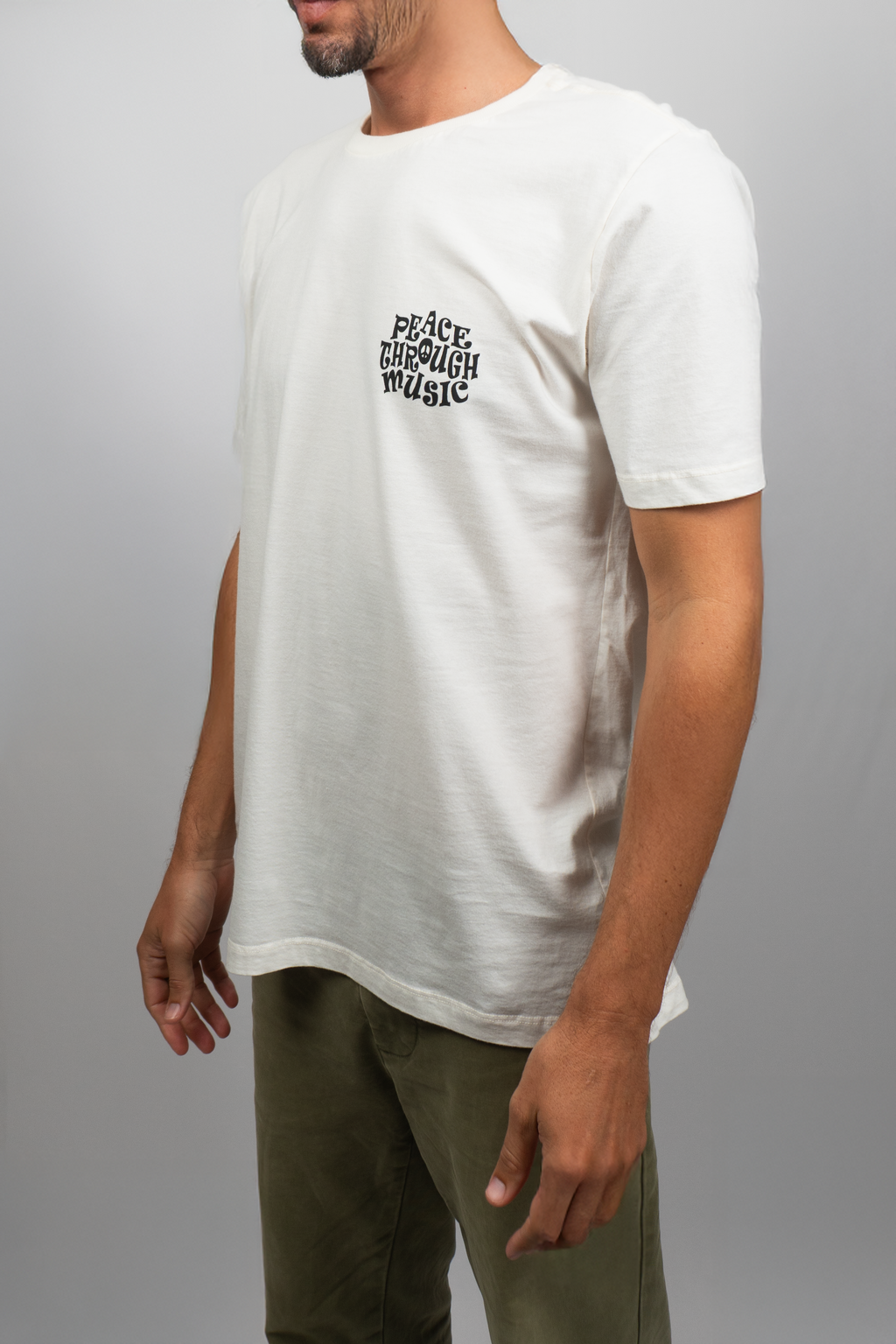 CAMISETA PEACE TROUGHT MUSIC OFF WHITE